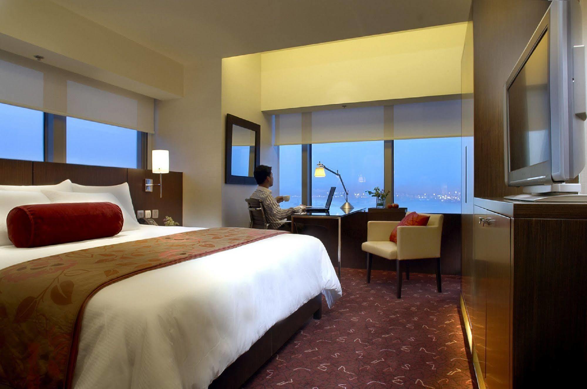 Courtyard By Marriott Hong Kong Hotel Exterior photo